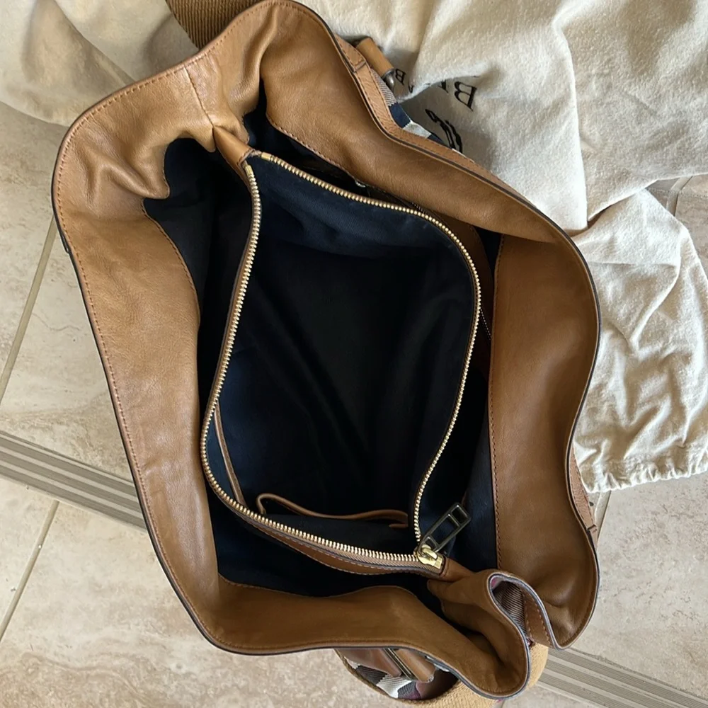 Burberry Brecon House Check Tote Bag - Picture 8 of 16
